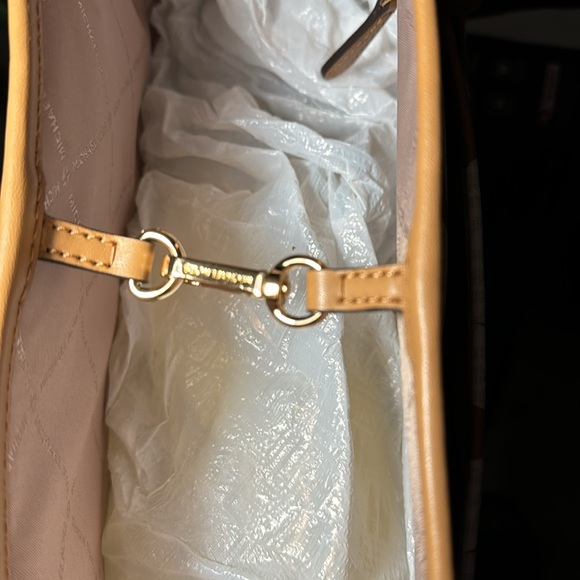 Michael Michael Kors Jet Set MD Carryall Tote Bag. NWT - Picture 11 of 11